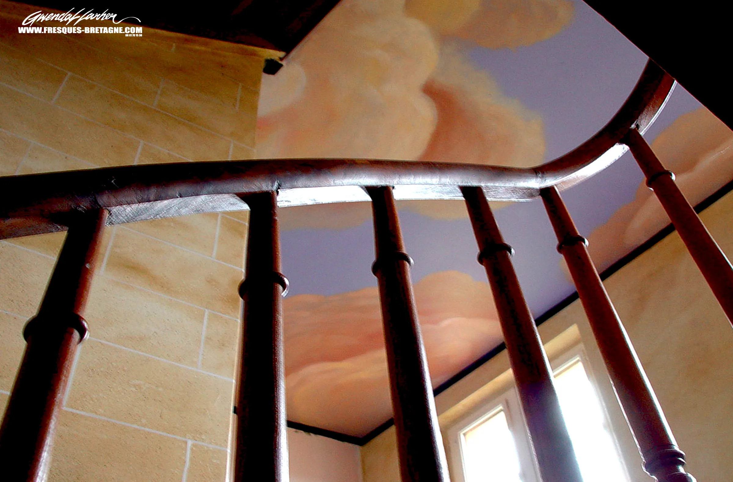 Fresque murale, plafond peint en faux ciel, décoration de chambre dans une villa à Morlaix